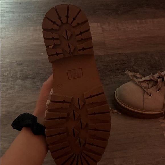 Time and Tru Durable Brown Boots - Picture 5 of 7